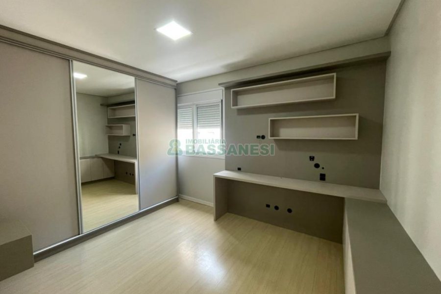 Apartamento com 55m², 1 dormitório, 1 vaga, no bairro Centro em Caxias do Sul para Comprar
