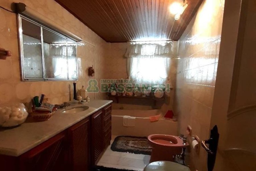 Apartamento com 140m², 3 dormitórios, 1 vaga, no bairro São Pelegrino em Caxias do Sul para Comprar