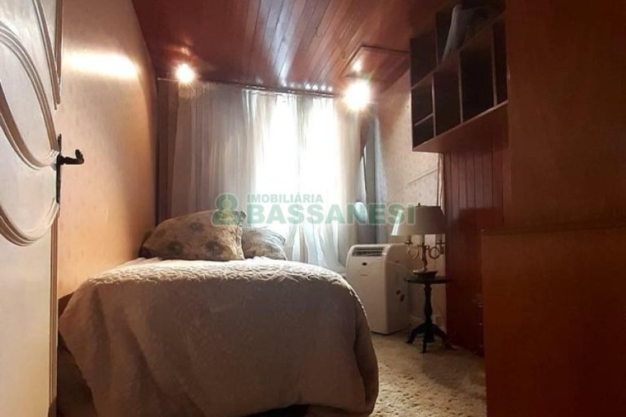 Apartamento com 140m², 3 dormitórios, 1 vaga, no bairro São Pelegrino em Caxias do Sul para Comprar