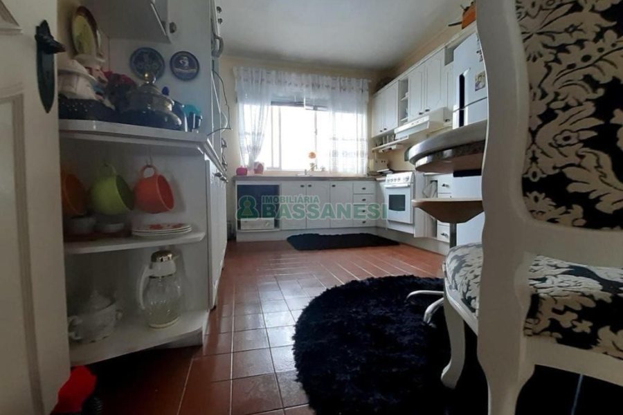 Apartamento com 140m², 3 dormitórios, 1 vaga, no bairro São Pelegrino em Caxias do Sul para Comprar