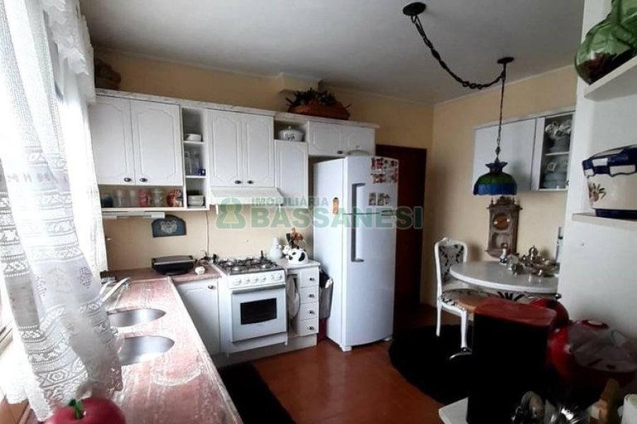 Apartamento com 140m², 3 dormitórios, 1 vaga, no bairro São Pelegrino em Caxias do Sul para Comprar