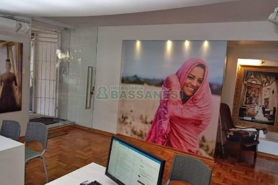 Casa Comercial com 190m², no bairro Centro em Caxias do Sul para Alugar
