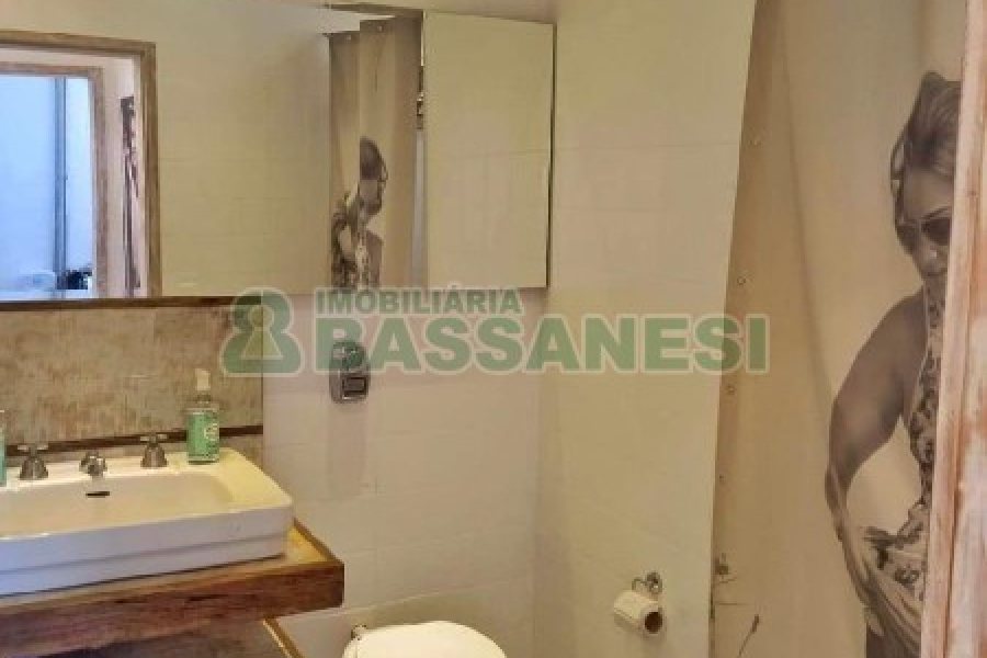 Casa Comercial com 190m², no bairro Centro em Caxias do Sul para Alugar