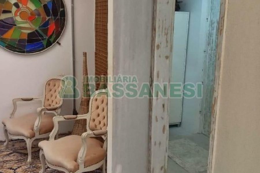 Casa Comercial com 190m², no bairro Centro em Caxias do Sul para Alugar