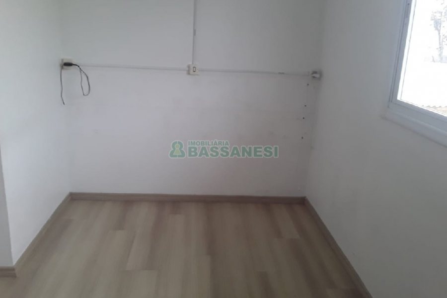 Sobrado com 66m², 2 dormitórios, 1 vaga, no bairro Rosario em Caxias do Sul para Comprar