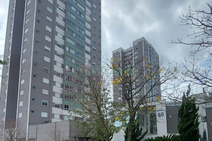 Apto Mobiliado com 101m², 3 dormitórios, 2 vagas, no bairro Universitário em Caxias do Sul para Alugar
