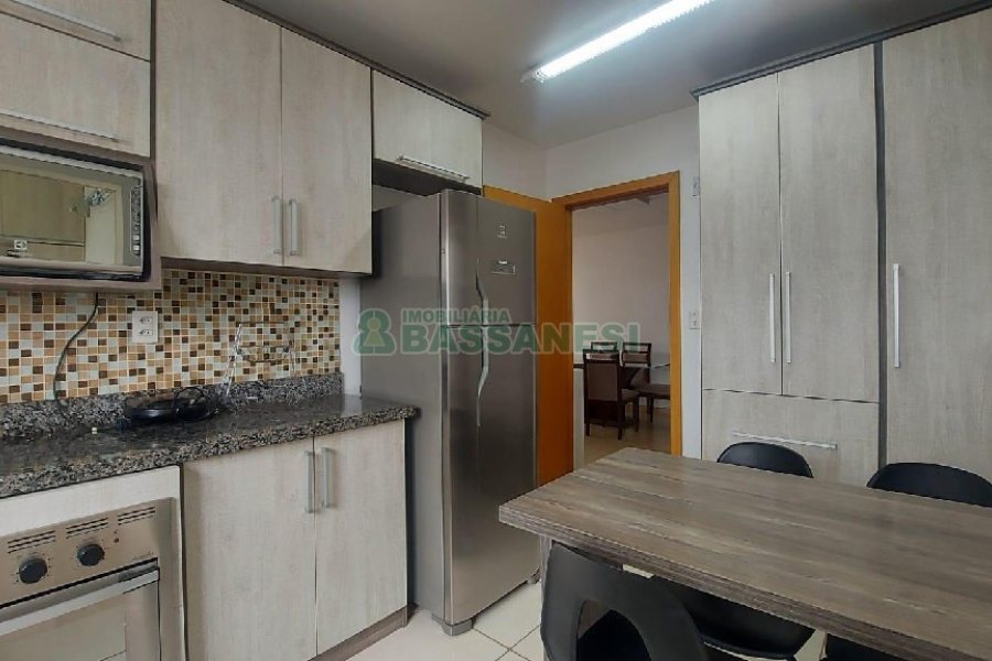 Apto Mobiliado com 101m², 3 dormitórios, 2 vagas, no bairro Universitário em Caxias do Sul para Alugar
