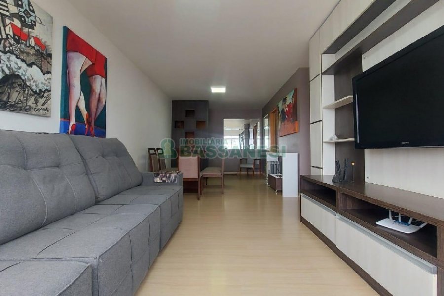 Apto Mobiliado com 101m², 3 dormitórios, 2 vagas, no bairro Universitário em Caxias do Sul para Alugar