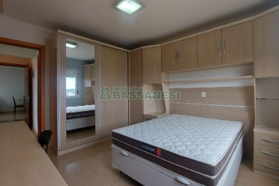 Apto Mobiliado com 101m², 3 dormitórios, 2 vagas, no bairro Universitário em Caxias do Sul para Alugar