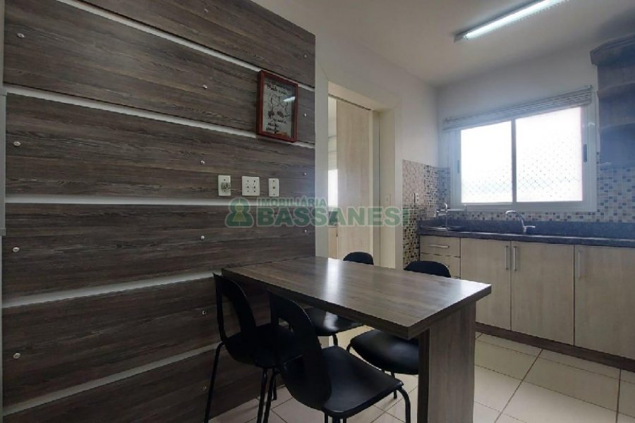 Apto Mobiliado com 101m², 3 dormitórios, 2 vagas, no bairro Universitário em Caxias do Sul para Alugar