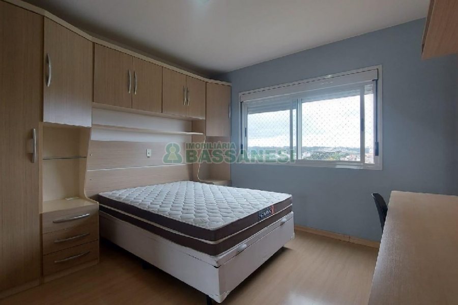 Apto Mobiliado com 101m², 3 dormitórios, 2 vagas, no bairro Universitário em Caxias do Sul para Alugar