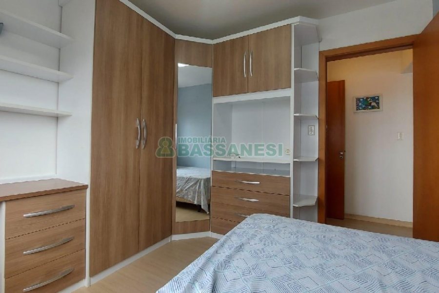 Apto Mobiliado com 101m², 3 dormitórios, 2 vagas, no bairro Universitário em Caxias do Sul para Alugar