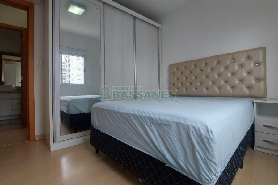Apto Mobiliado com 101m², 3 dormitórios, 2 vagas, no bairro Universitário em Caxias do Sul para Alugar