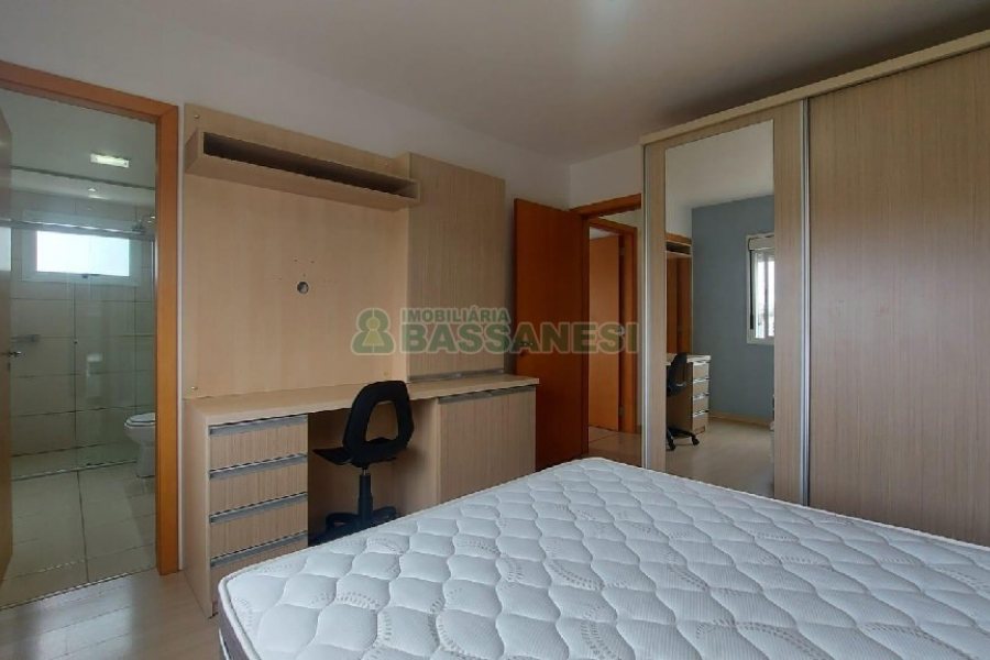 Apto Mobiliado com 101m², 3 dormitórios, 2 vagas, no bairro Universitário em Caxias do Sul para Alugar