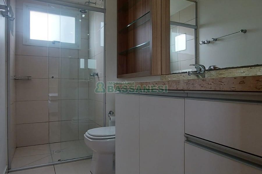 Apto Mobiliado com 101m², 3 dormitórios, 2 vagas, no bairro Universitário em Caxias do Sul para Alugar
