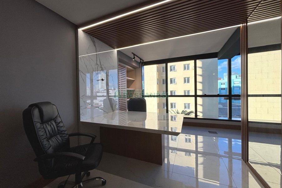 Sala Mobiliada com 53m², 1 vaga, no bairro Centro em Caxias do Sul para Alugar