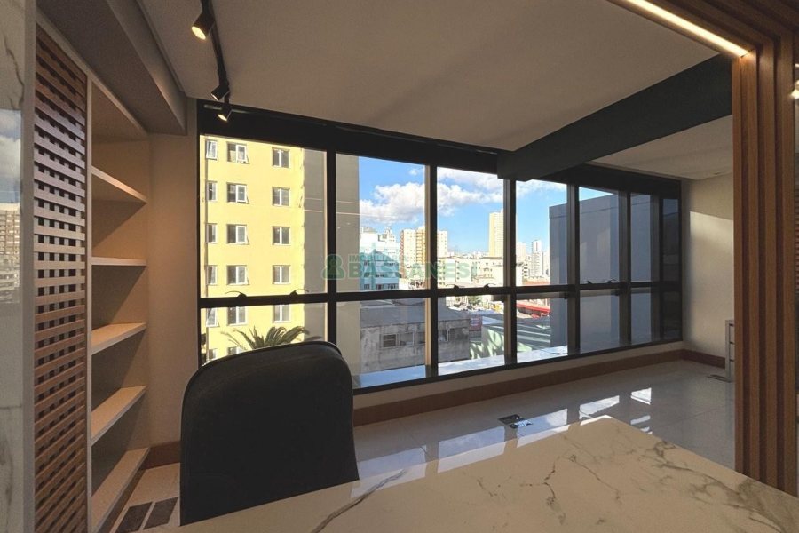 Sala Mobiliada com 53m², 1 vaga, no bairro Centro em Caxias do Sul para Alugar