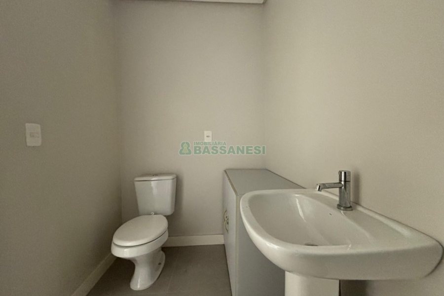 Sala Mobiliada com 53m², 1 vaga, no bairro Centro em Caxias do Sul para Alugar