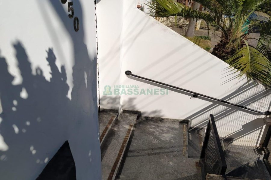 Casa com 45m², 1 dormitório, no bairro Universitário em Caxias do Sul para Alugar