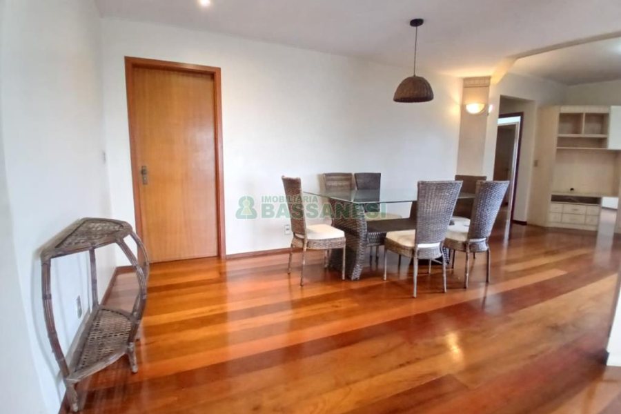 Apartamento com 210m², 3 dormitórios, 2 vagas, no bairro Saint Etienne em Caxias do Sul para Alugar ou Comprar