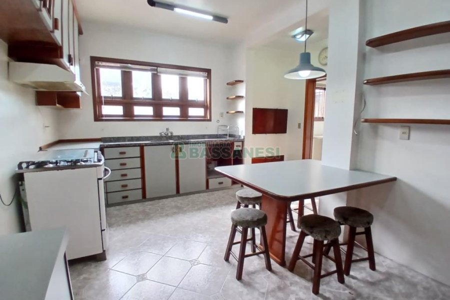 Apartamento com 210m², 3 dormitórios, 2 vagas, no bairro Saint Etienne em Caxias do Sul para Alugar ou Comprar