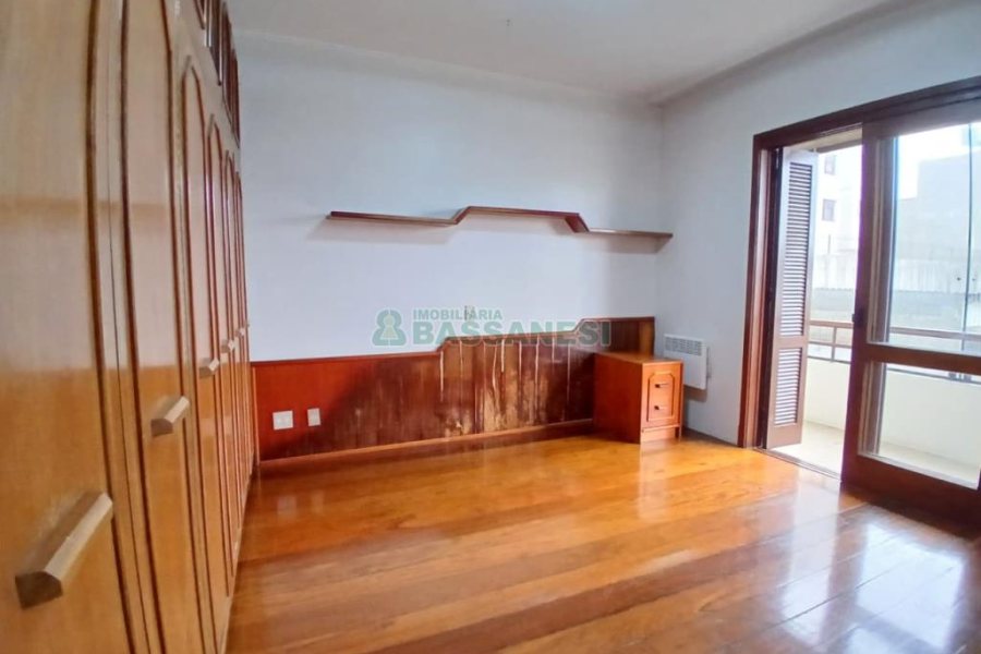 Apartamento com 210m², 3 dormitórios, 2 vagas, no bairro Saint Etienne em Caxias do Sul para Alugar ou Comprar