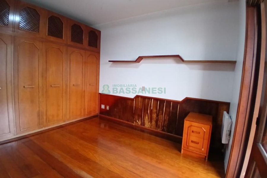 Apartamento com 210m², 3 dormitórios, 2 vagas, no bairro Saint Etienne em Caxias do Sul para Alugar ou Comprar