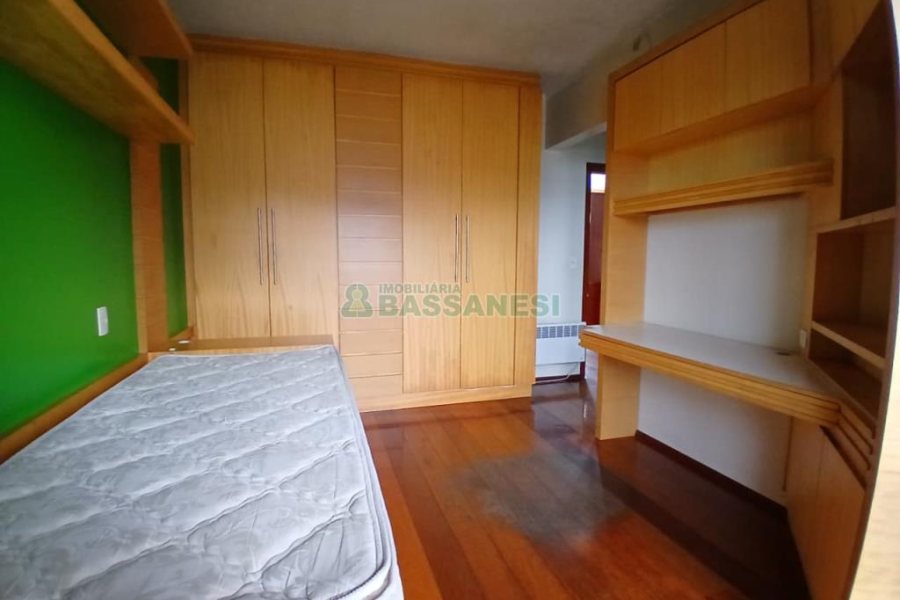 Apartamento com 210m², 3 dormitórios, 2 vagas, no bairro Saint Etienne em Caxias do Sul para Alugar ou Comprar