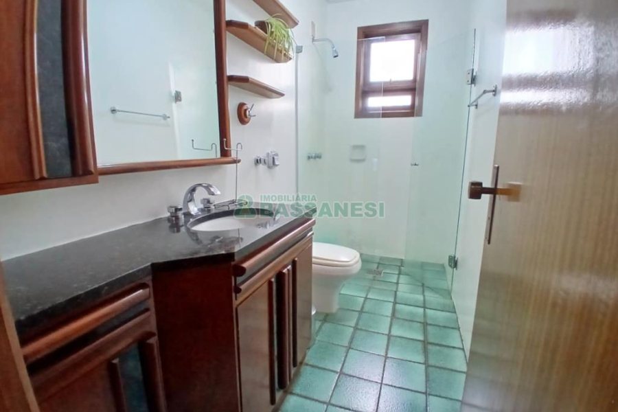 Apartamento com 210m², 3 dormitórios, 2 vagas, no bairro Saint Etienne em Caxias do Sul para Alugar ou Comprar