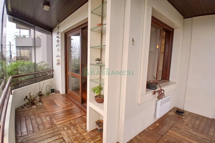 Apartamento com 210m², 3 dormitórios, 2 vagas, no bairro Saint Etienne em Caxias do Sul para Alugar ou Comprar