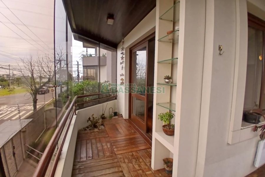 Apartamento com 210m², 3 dormitórios, 2 vagas, no bairro Saint Etienne em Caxias do Sul para Alugar ou Comprar