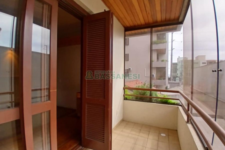 Apartamento com 210m², 3 dormitórios, 2 vagas, no bairro Saint Etienne em Caxias do Sul para Alugar ou Comprar