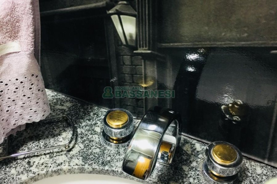Apartamento com 210m², 3 dormitórios, 2 vagas, no bairro Saint Etienne em Caxias do Sul para Comprar