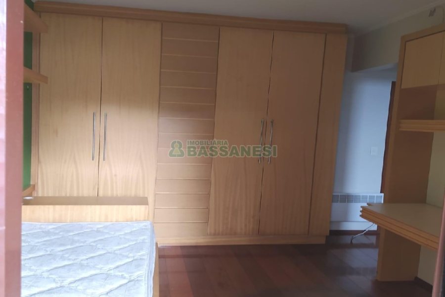 Apartamento com 210m², 3 dormitórios, 2 vagas, no bairro Saint Etienne em Caxias do Sul para Comprar