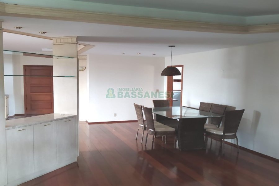 Apartamento com 210m², 3 dormitórios, 2 vagas, no bairro Saint Etienne em Caxias do Sul para Comprar