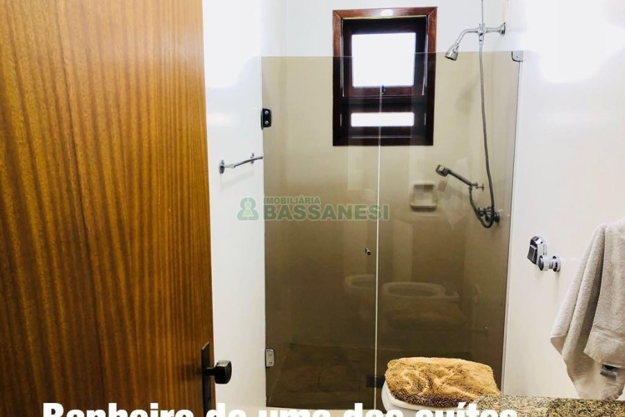 Apartamento com 210m², 3 dormitórios, 2 vagas, no bairro Saint Etienne em Caxias do Sul para Comprar