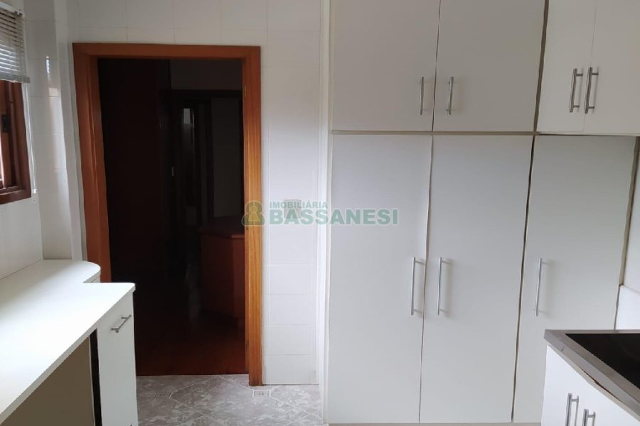 Apartamento com 210m², 3 dormitórios, 2 vagas, no bairro Saint Etienne em Caxias do Sul para Comprar