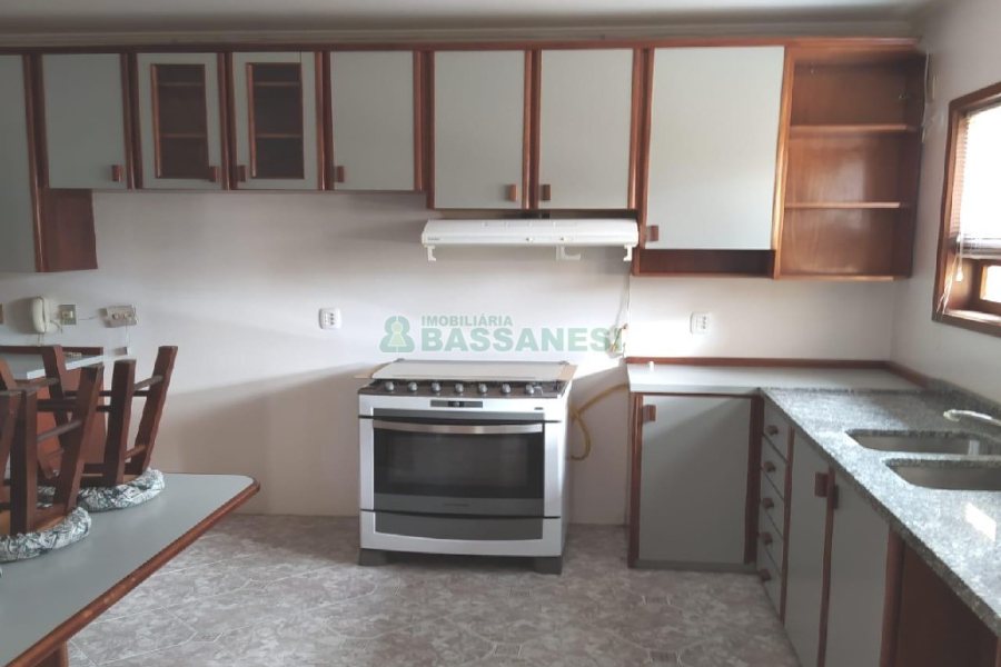 Apartamento com 210m², 3 dormitórios, 2 vagas, no bairro Saint Etienne em Caxias do Sul para Comprar