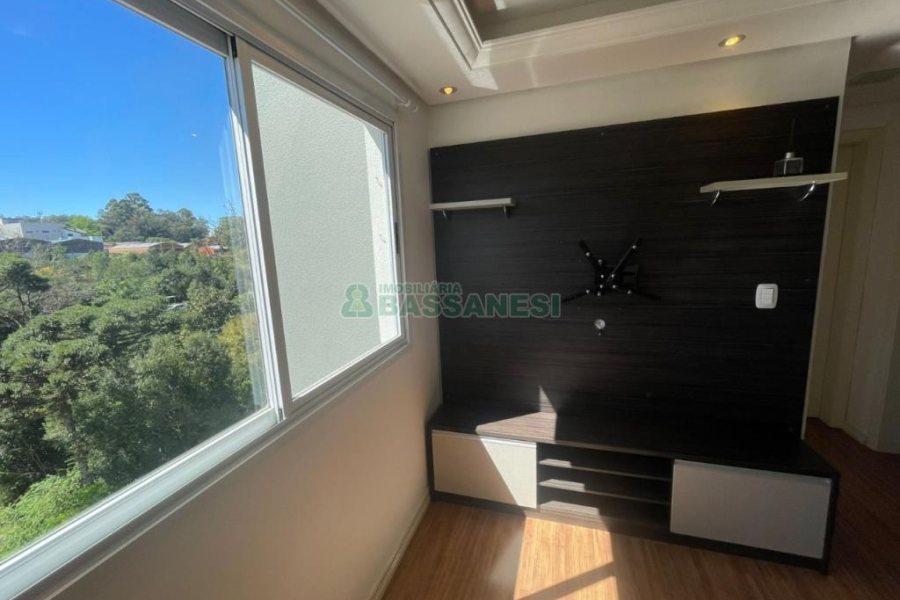 Apartamento com 47m², 2 dormitórios, 1 vaga, no bairro Marechal Floriano em Caxias do Sul para Comprar