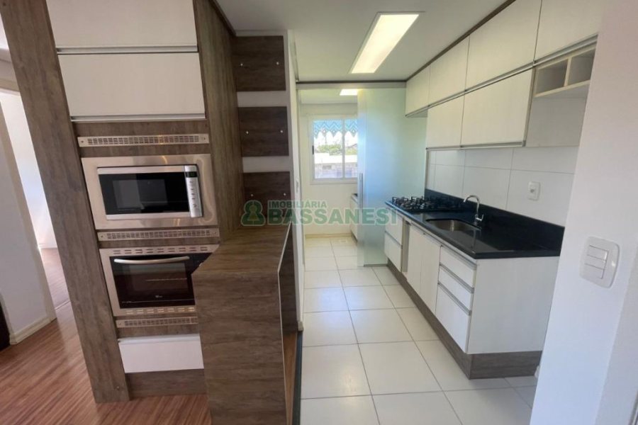 Apartamento com 47m², 2 dormitórios, 1 vaga, no bairro Marechal Floriano em Caxias do Sul para Comprar