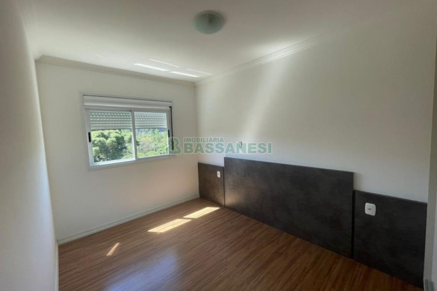 Apartamento com 47m², 2 dormitórios, 1 vaga, no bairro Marechal Floriano em Caxias do Sul para Comprar