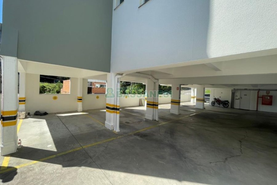 Apartamento com 47m², 2 dormitórios, 1 vaga, no bairro Marechal Floriano em Caxias do Sul para Comprar