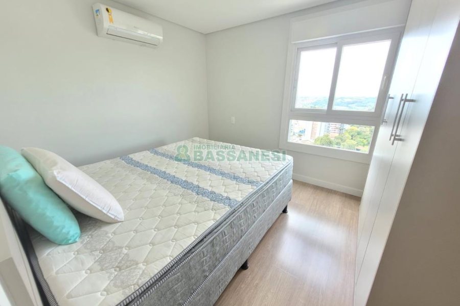 Apto Mobiliado com 38m², 1 dormitório, 1 vaga, no bairro Villagio Iguatemi em Caxias do Sul para Alugar