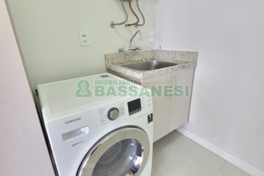 Apto Mobiliado com 38m², 1 dormitório, 1 vaga, no bairro Villagio Iguatemi em Caxias do Sul para Alugar