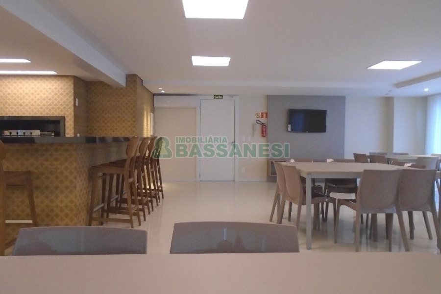 Apto Mobiliado com 38m², 1 dormitório, 1 vaga, no bairro Villagio Iguatemi em Caxias do Sul para Alugar