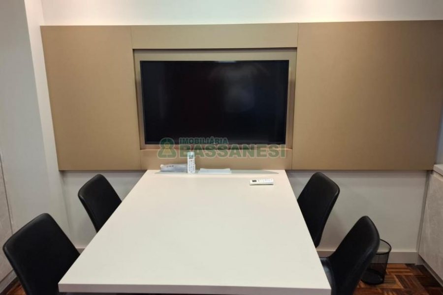 Sala com 50m², no bairro Centro em Caxias do Sul para Alugar