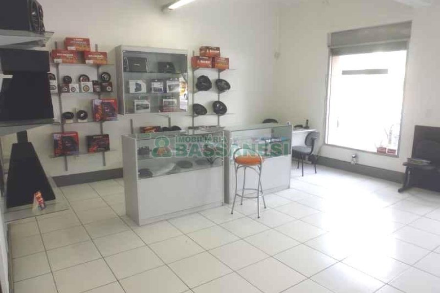 Loja com 100m², no bairro São Pelegrino em Caxias do Sul para Alugar