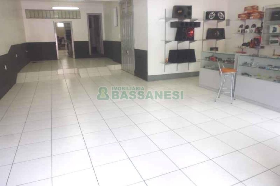 Loja com 100m², no bairro São Pelegrino em Caxias do Sul para Alugar