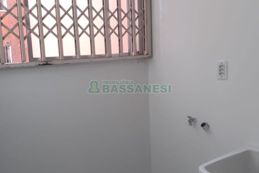 Loja com 100m², no bairro São Pelegrino em Caxias do Sul para Alugar