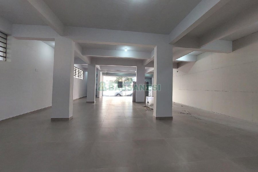 Loja com 160m², no bairro Lourdes em Caxias do Sul para Alugar